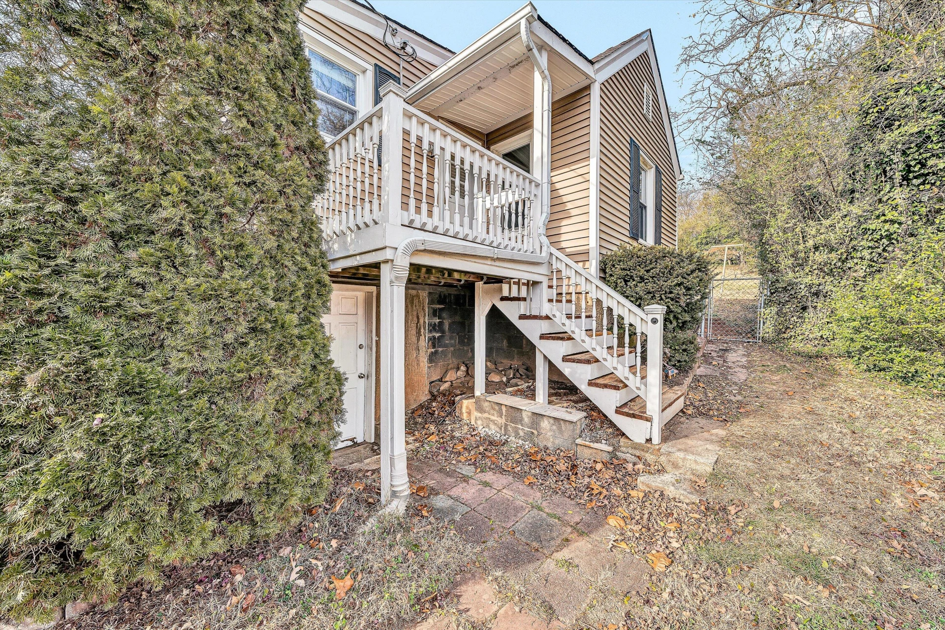 729 Windsor AVE SW - Photo 4
