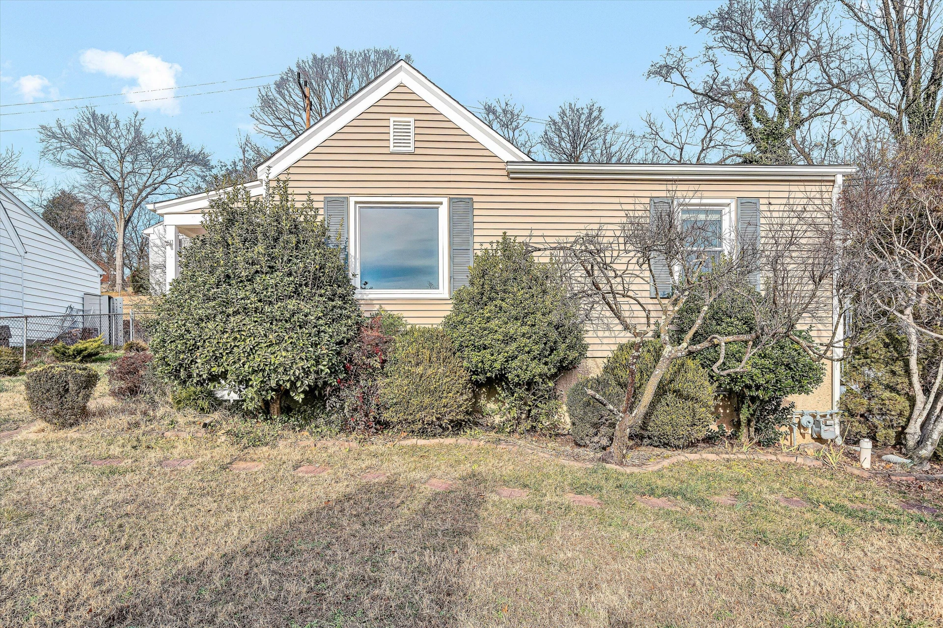 729 Windsor AVE SW - Photo 8