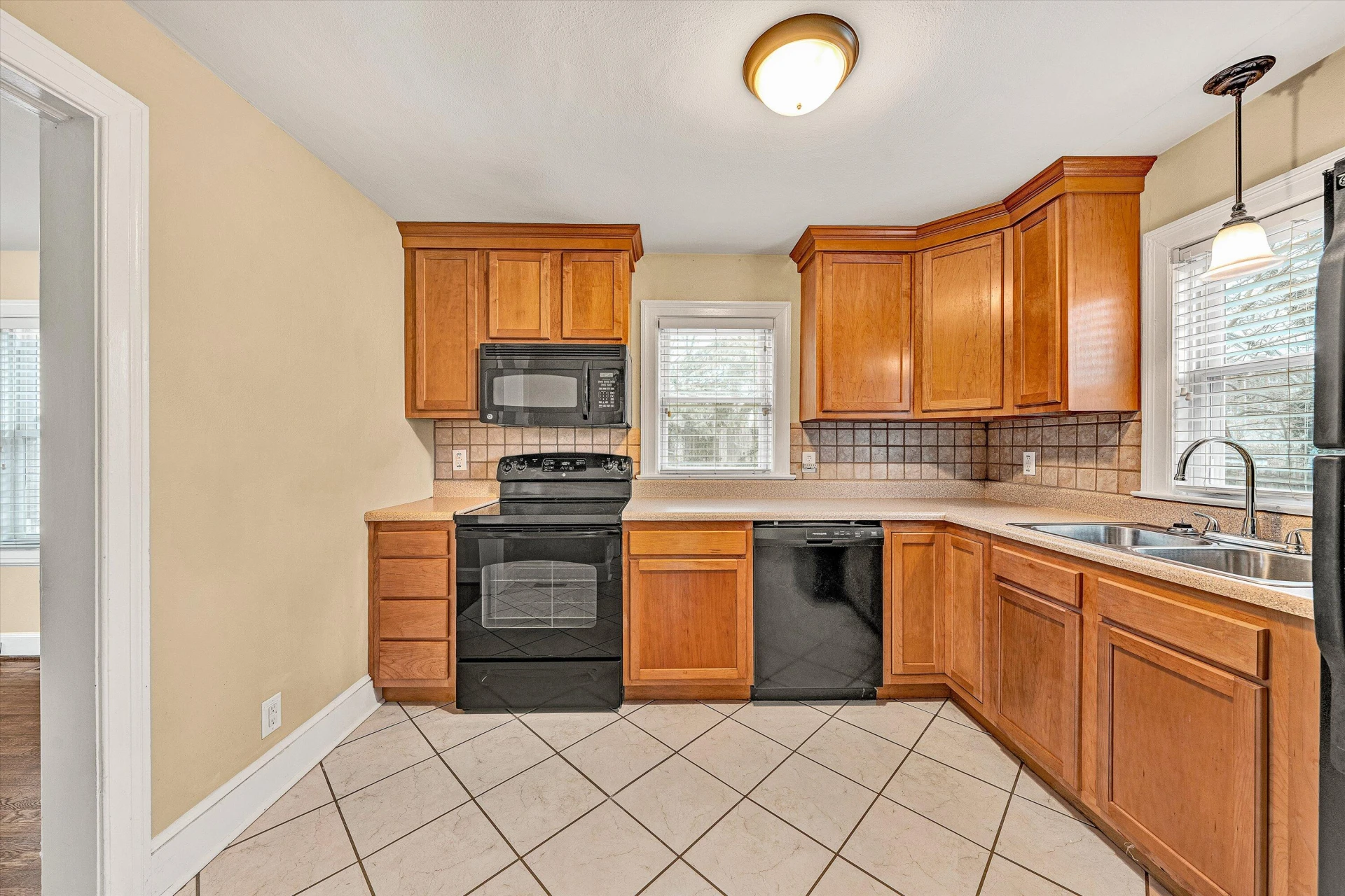 2819 Kennedy ST NE - Photo 11