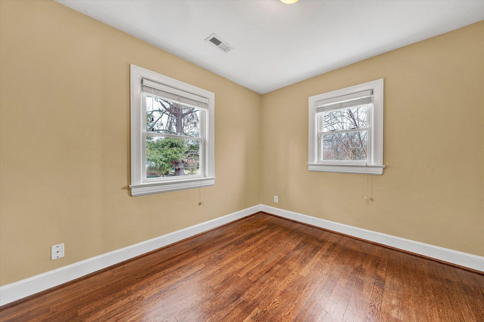 2819 Kennedy ST NE - Photo 14