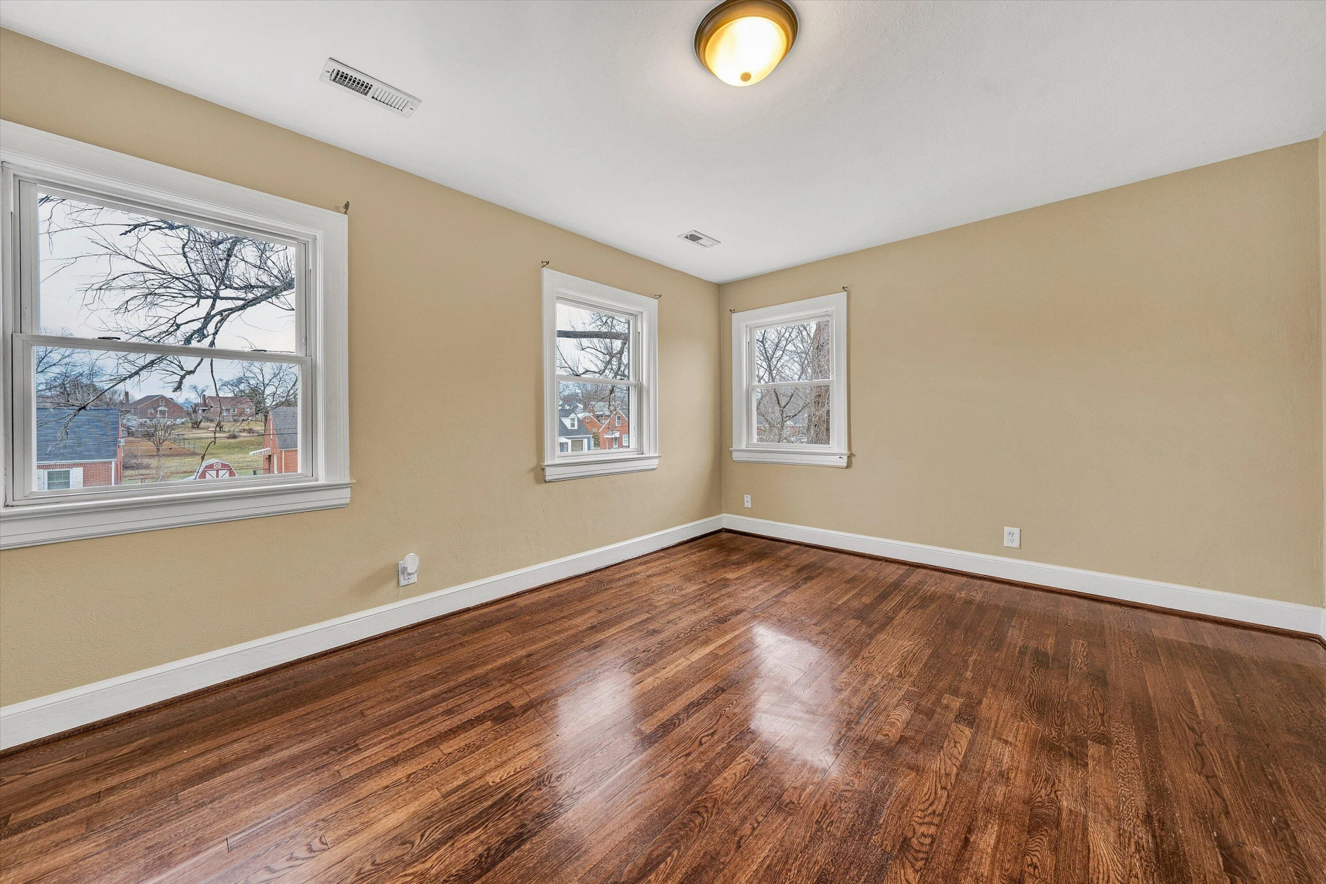 2819 Kennedy ST NE - Photo 16