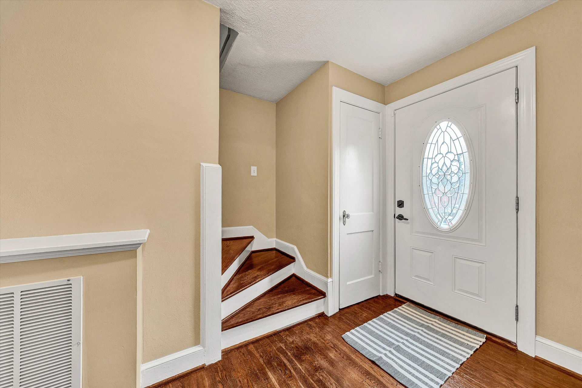 2819 Kennedy ST NE - Photo 4