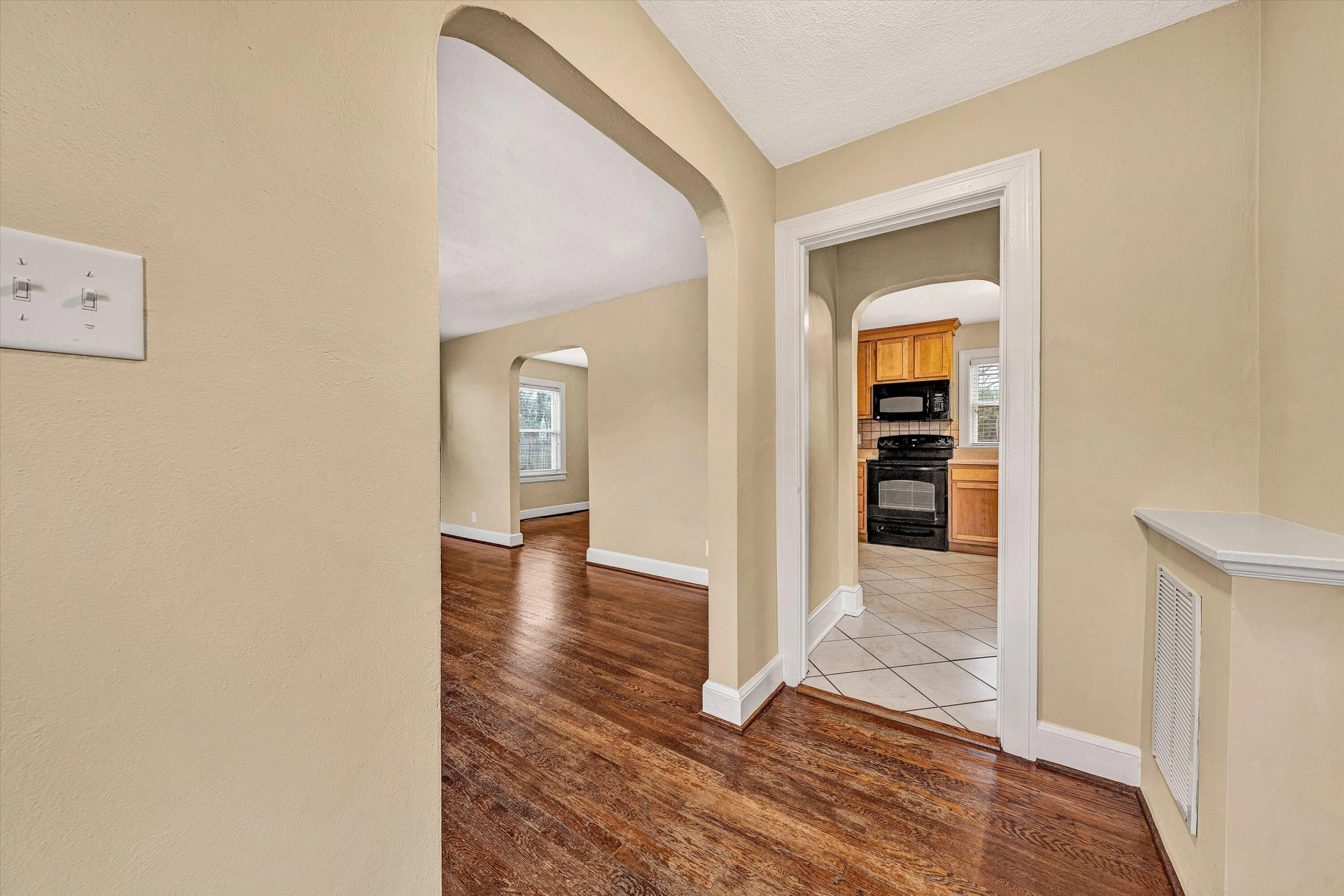 2819 Kennedy ST NE - Photo 5