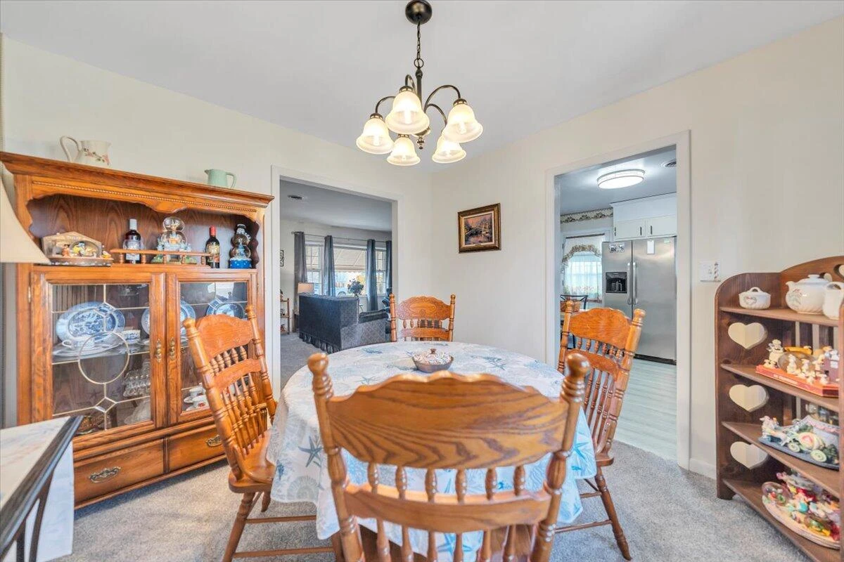 2739 Diplomat DR - Photo 10