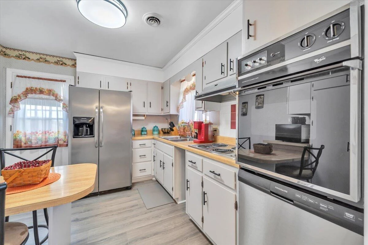 2739 Diplomat DR - Photo 11