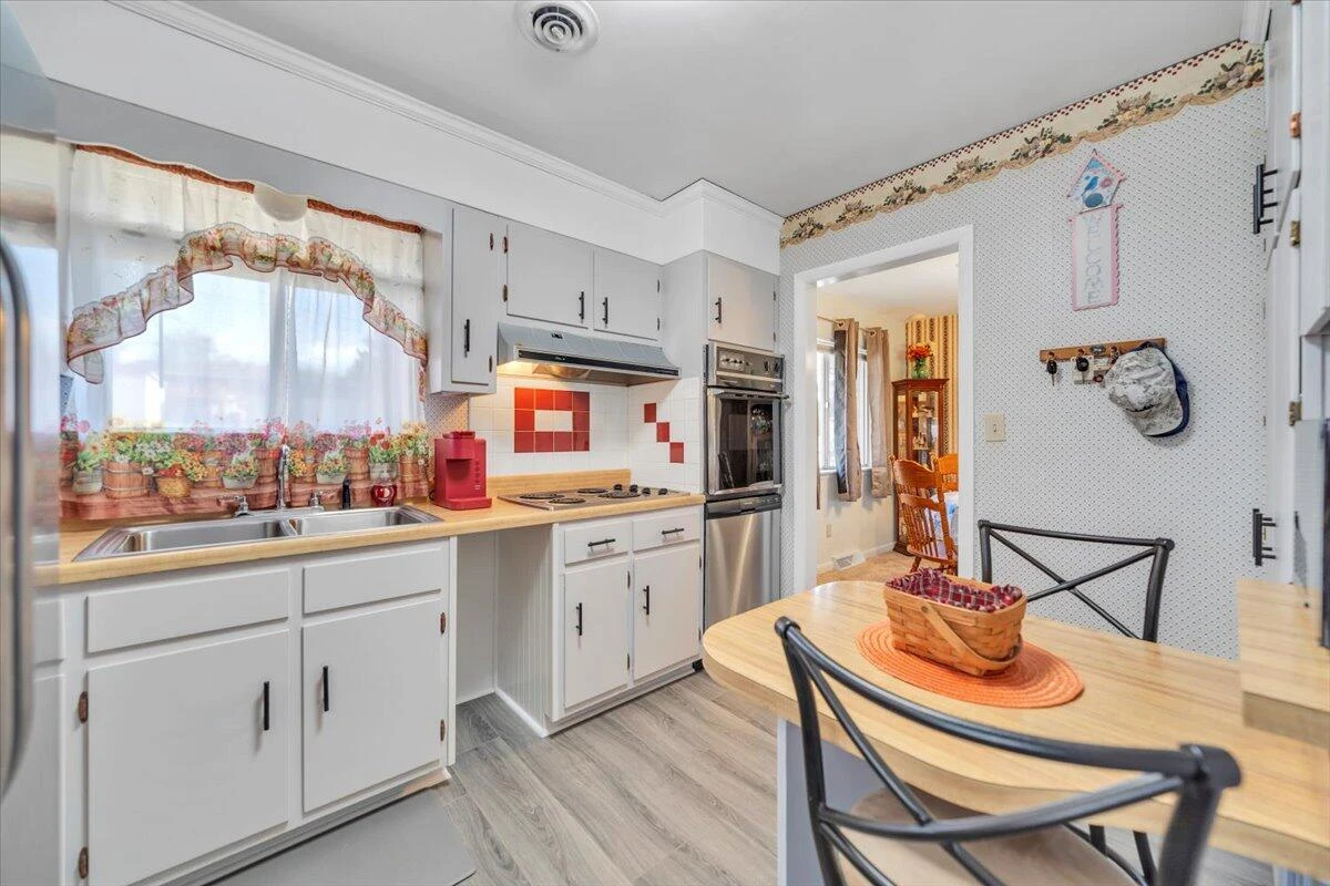2739 Diplomat DR - Photo 14