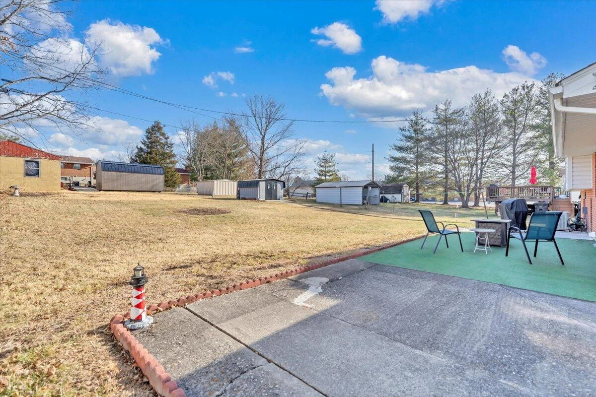 2739 Diplomat DR - Photo 32
