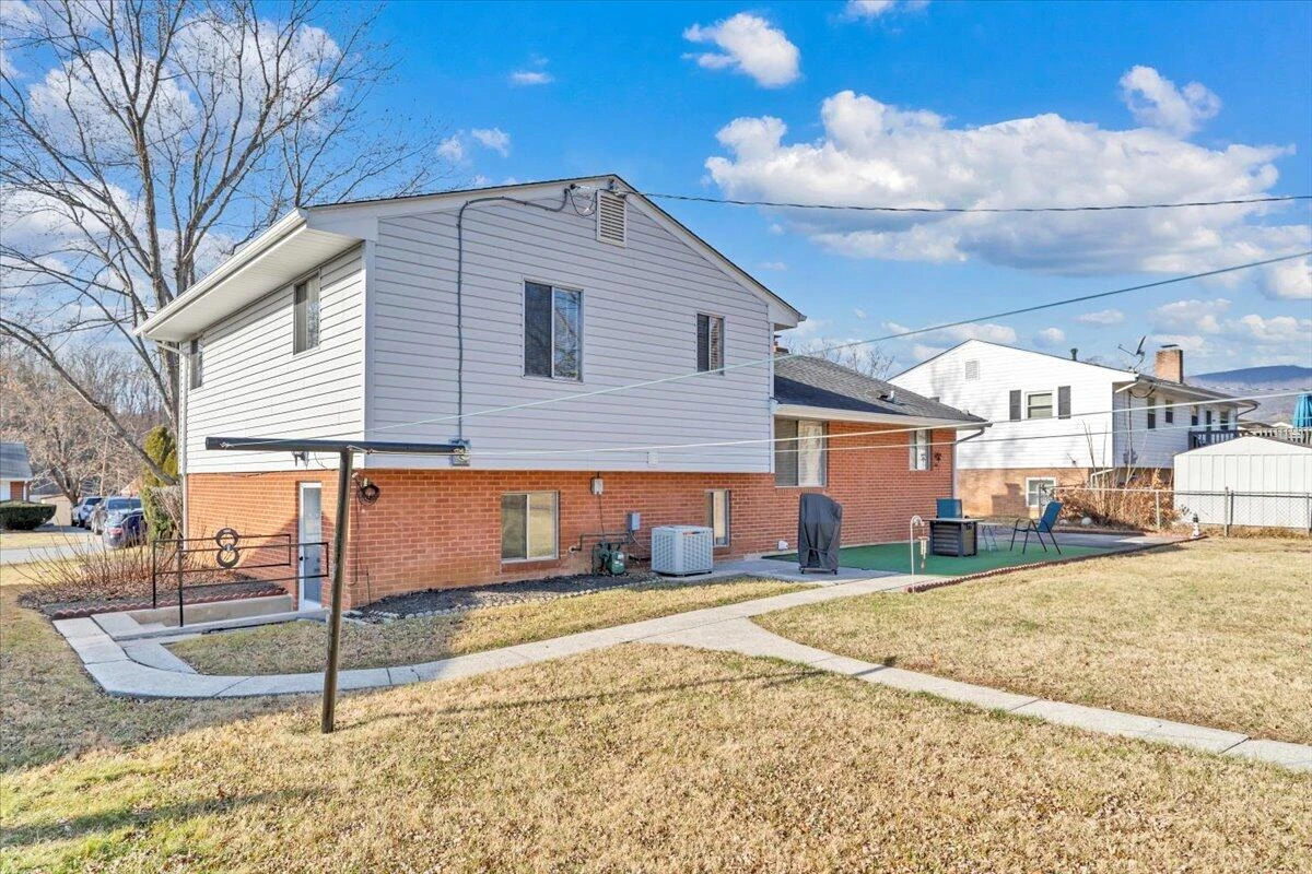 2739 Diplomat DR - Photo 35