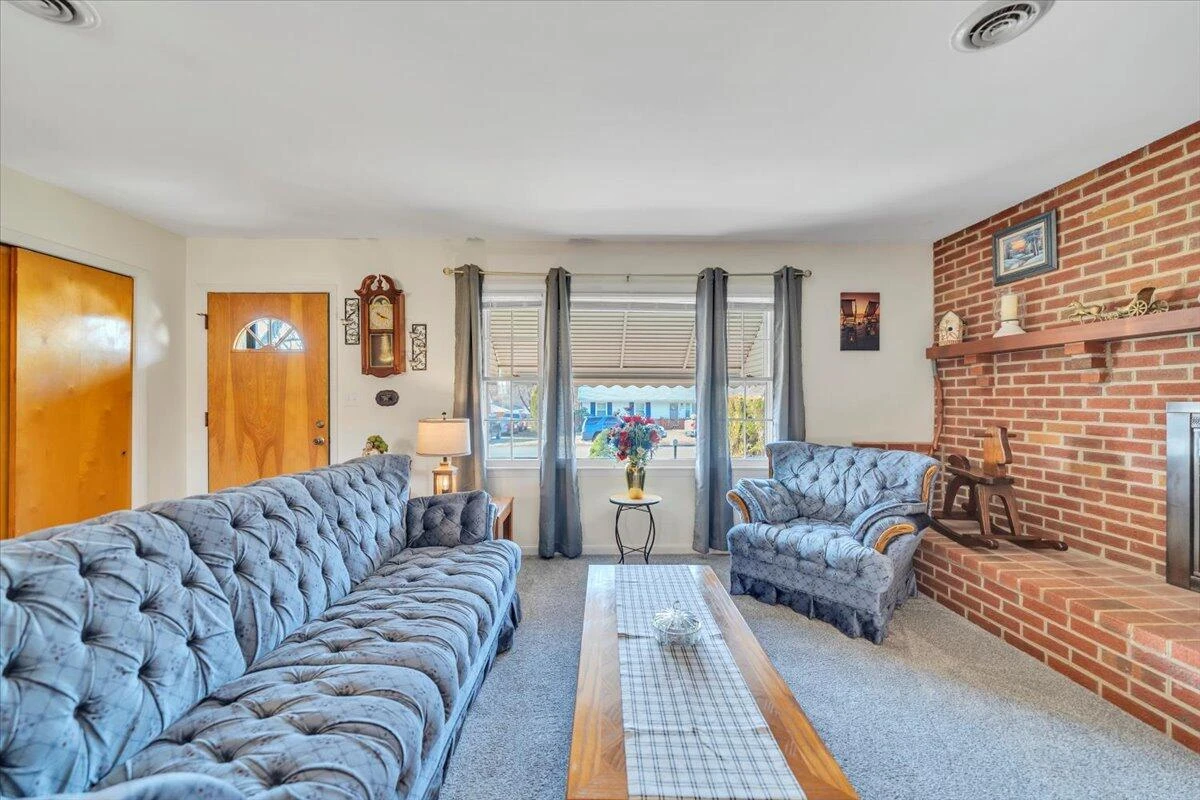 2739 Diplomat DR - Photo 6