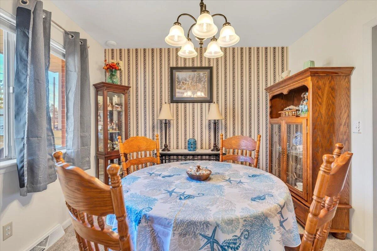2739 Diplomat DR - Photo 9