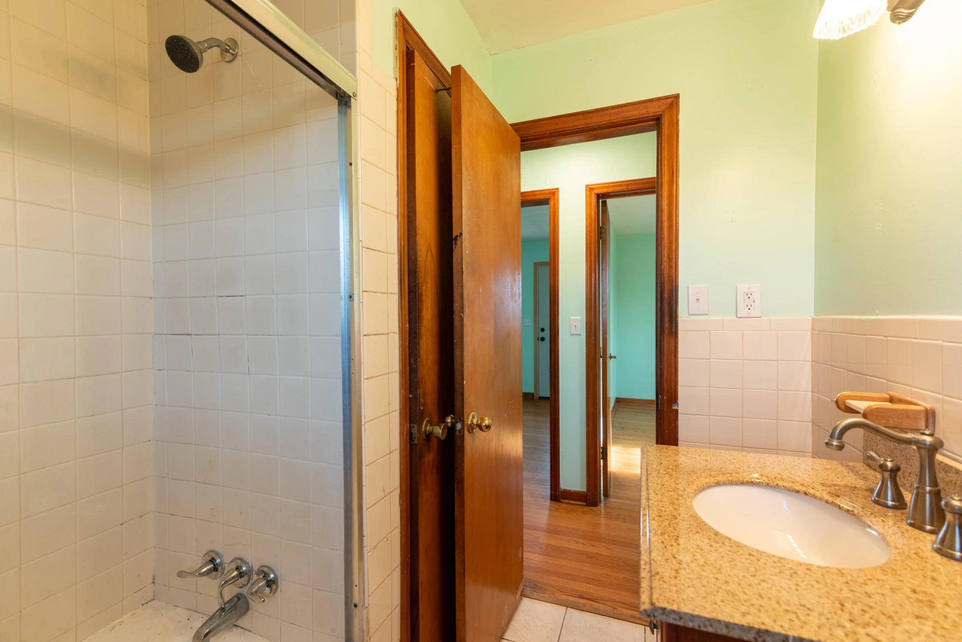 1079 Mountain Valley RD - Photo 17