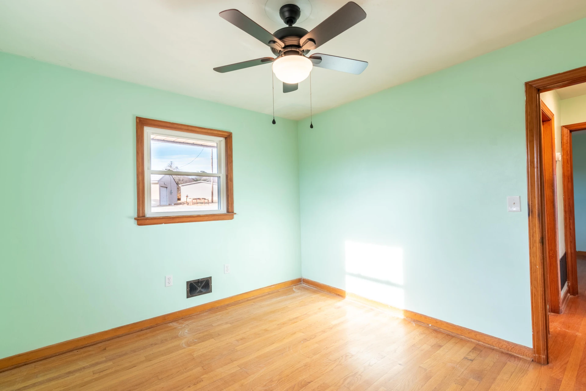 1079 Mountain Valley RD - Photo 21
