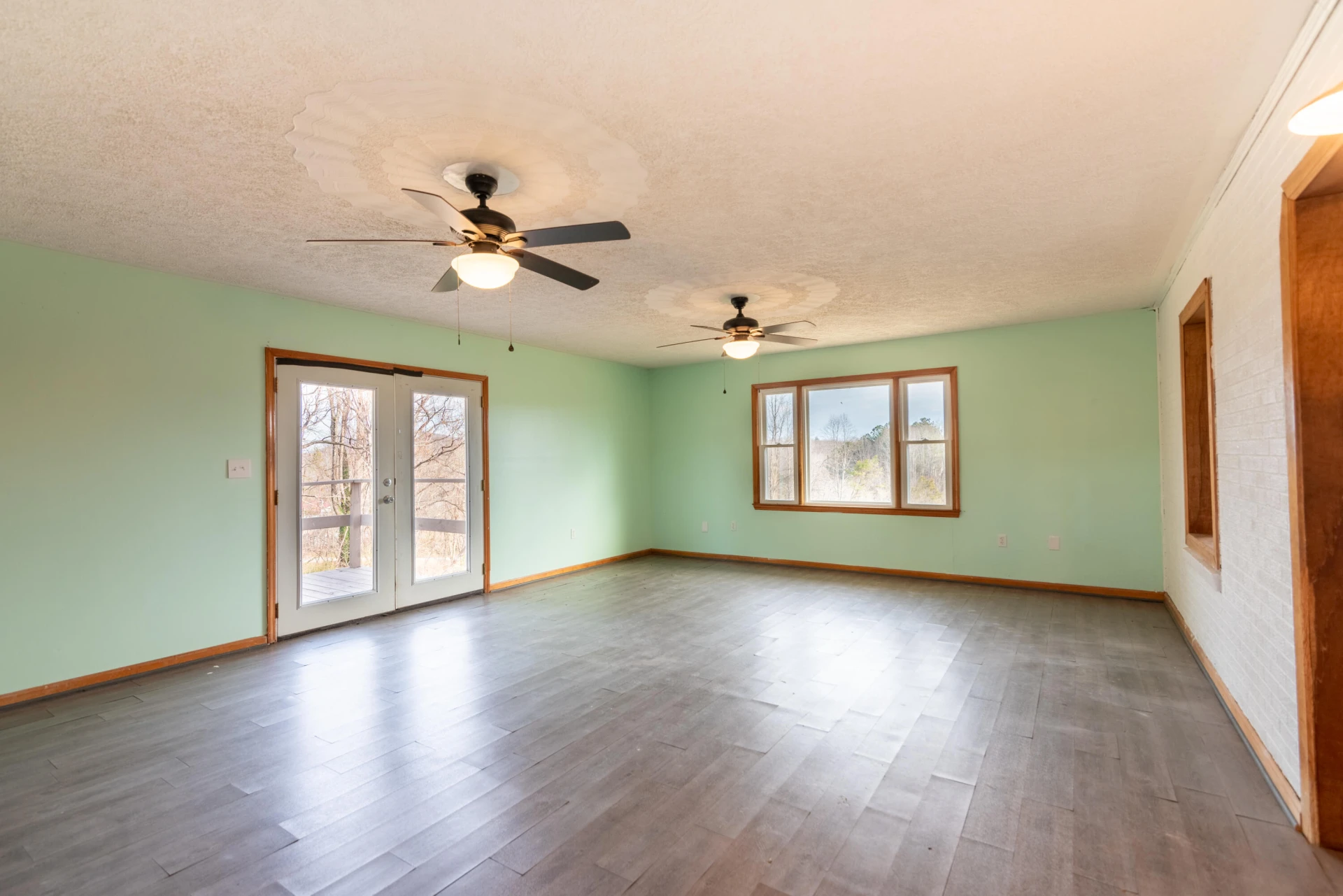 1079 Mountain Valley RD - Photo 4