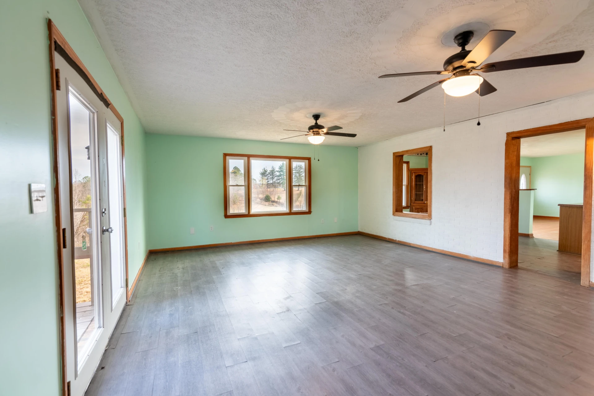 1079 Mountain Valley RD - Photo 5