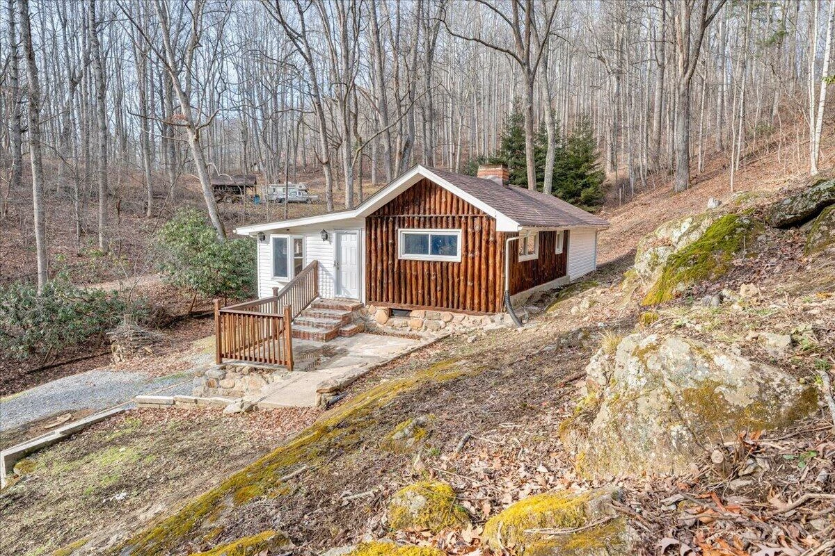 1203 Bottom Creek LN - Photo 2