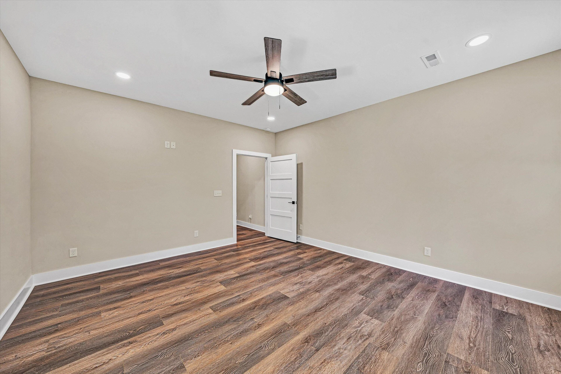 200 Cambridge CT - Photo 33