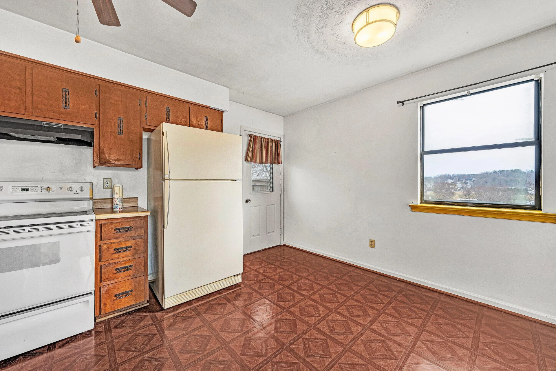 8530 Bullington CIR - Photo 8