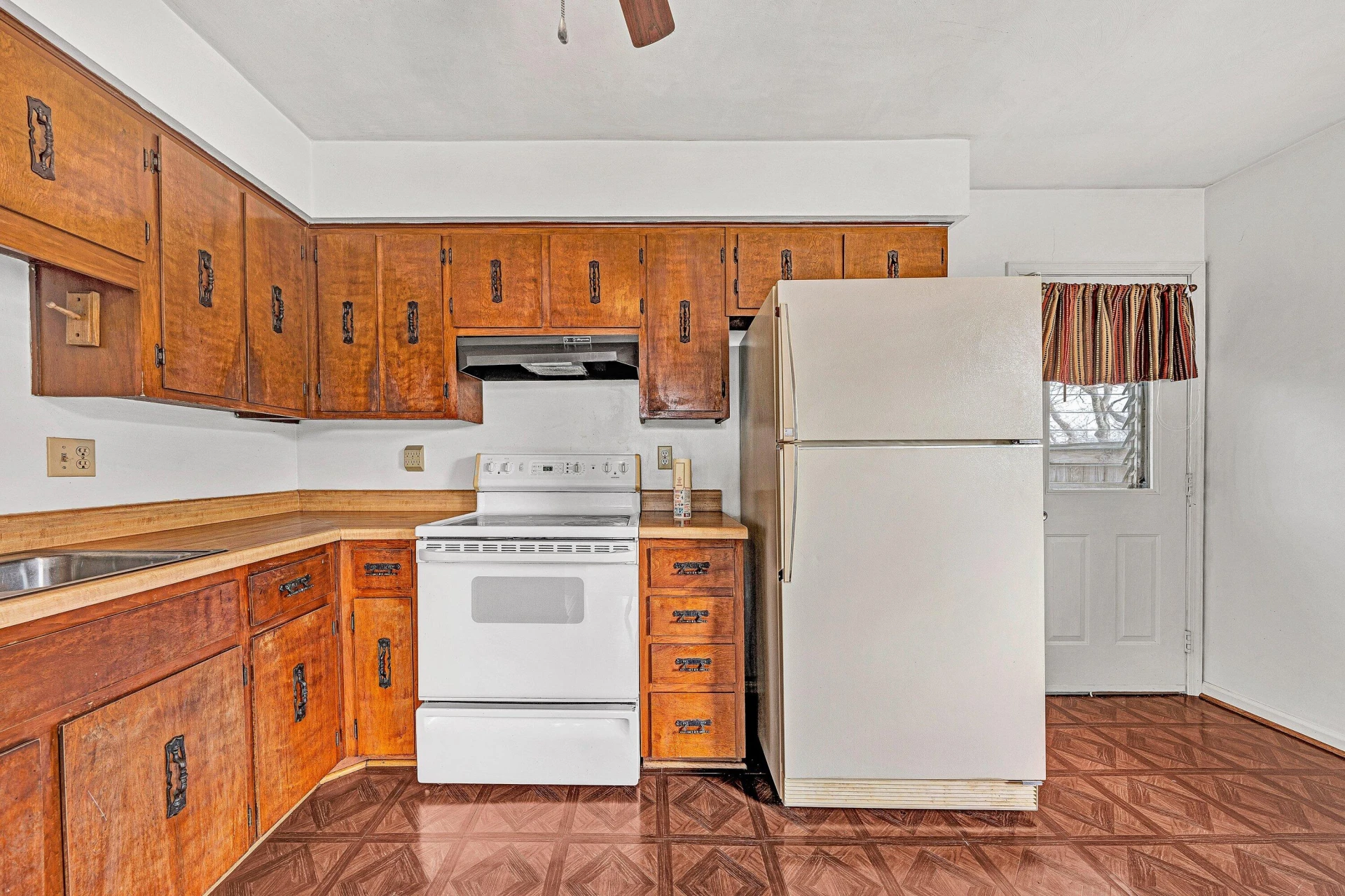 8530 Bullington CIR - Photo 9