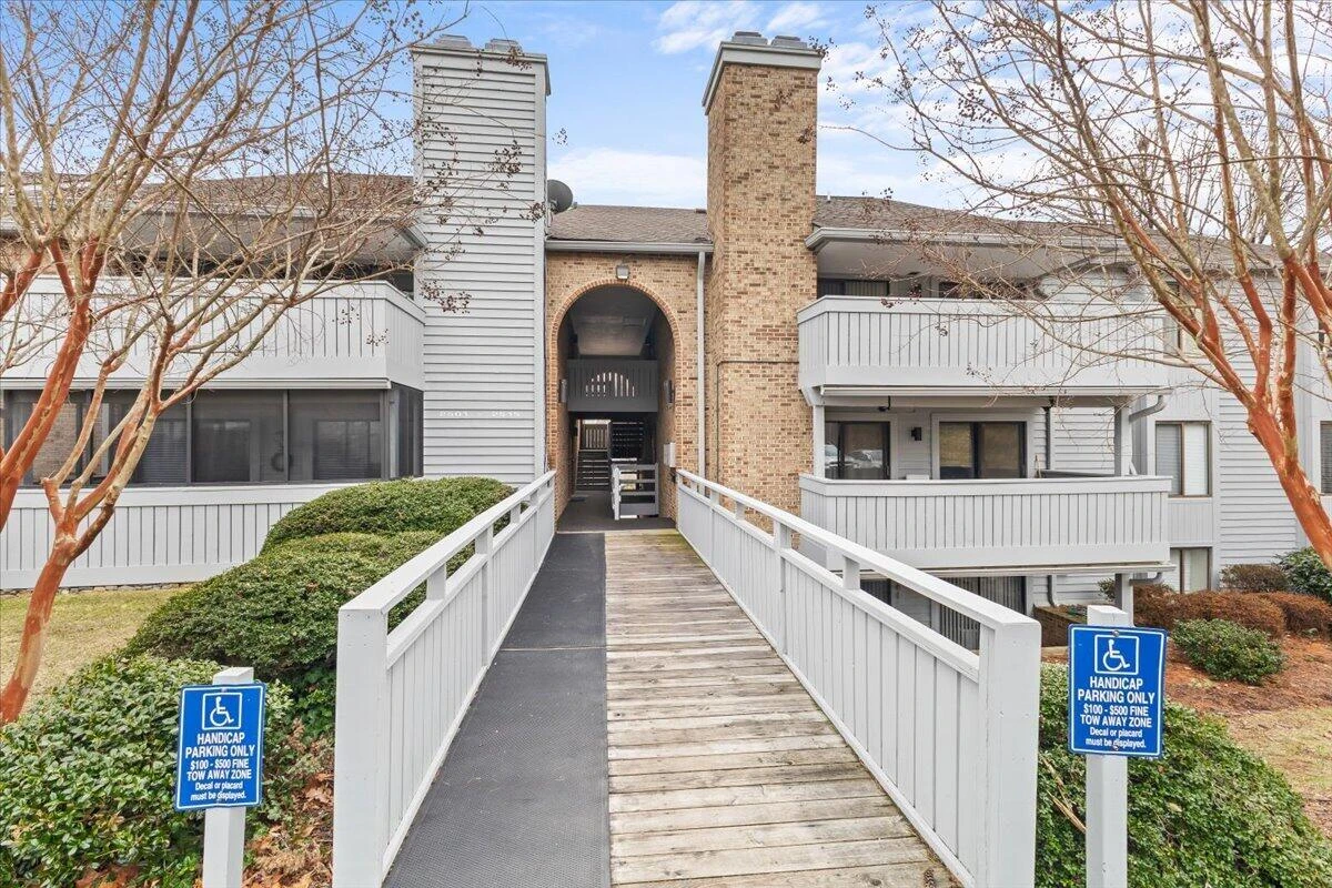 2503 Gatehouse LN