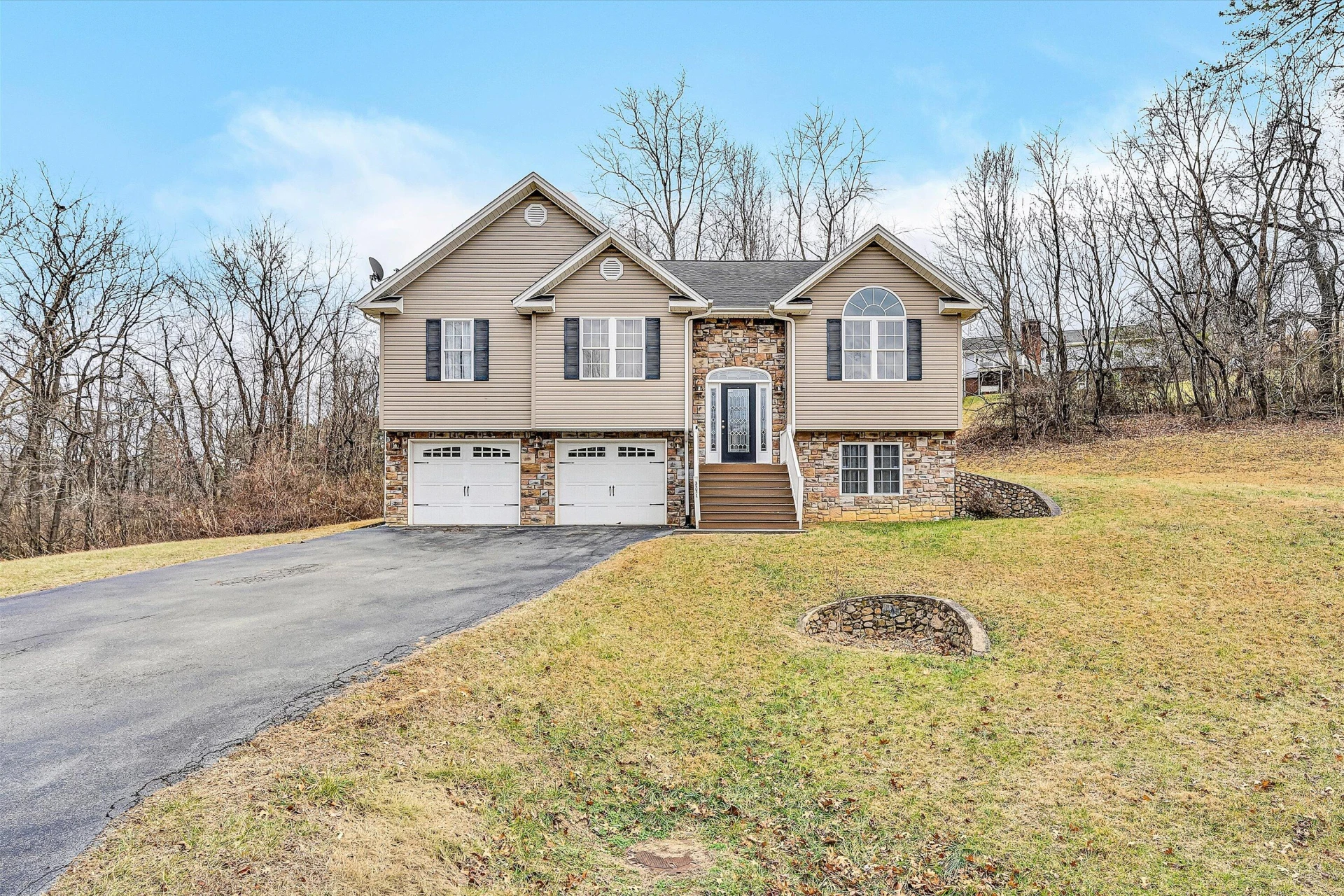 3771 Read Mountain RD