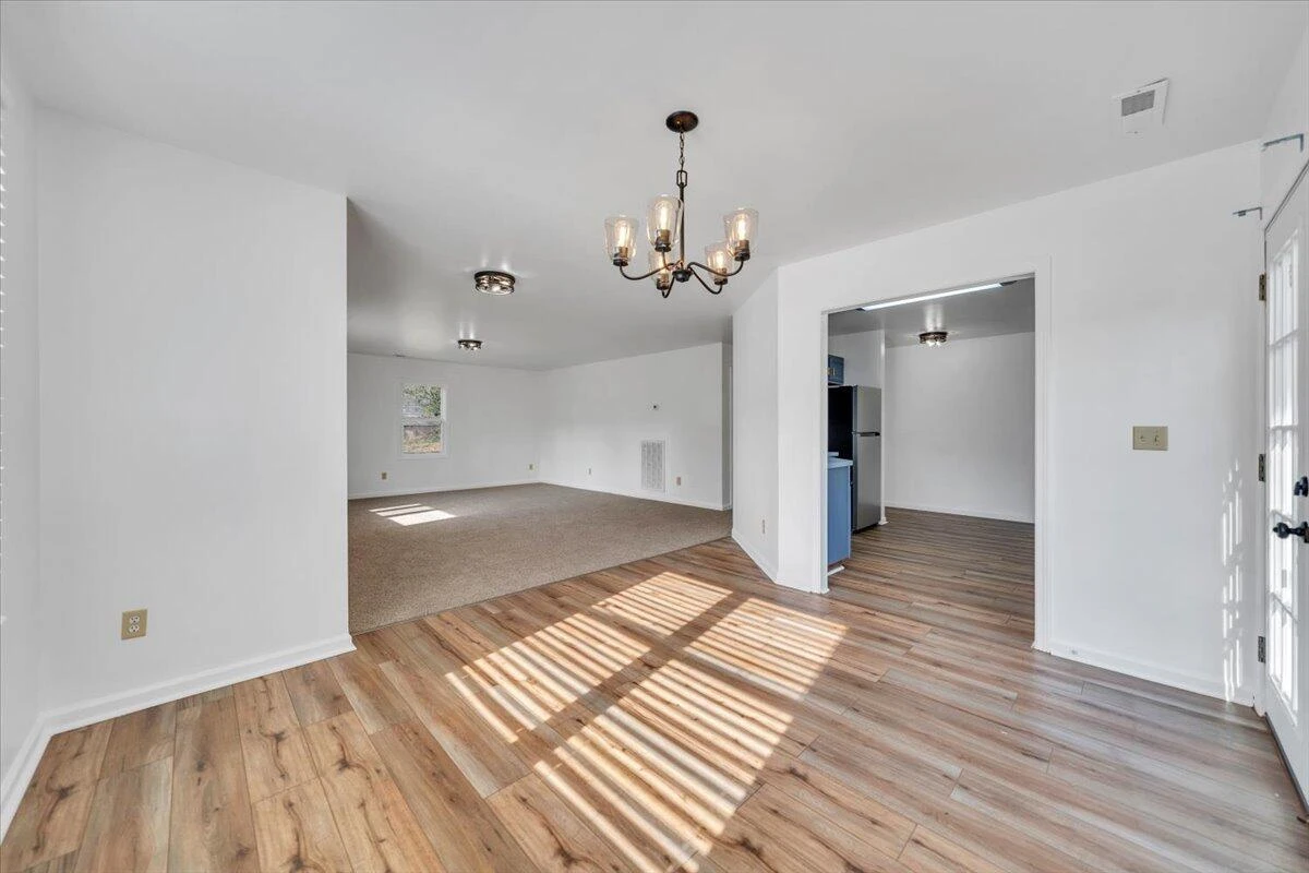 915 Loudon AVE NW - Photo 11