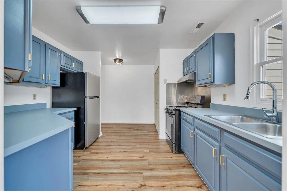 915 Loudon AVE NW - Photo 13