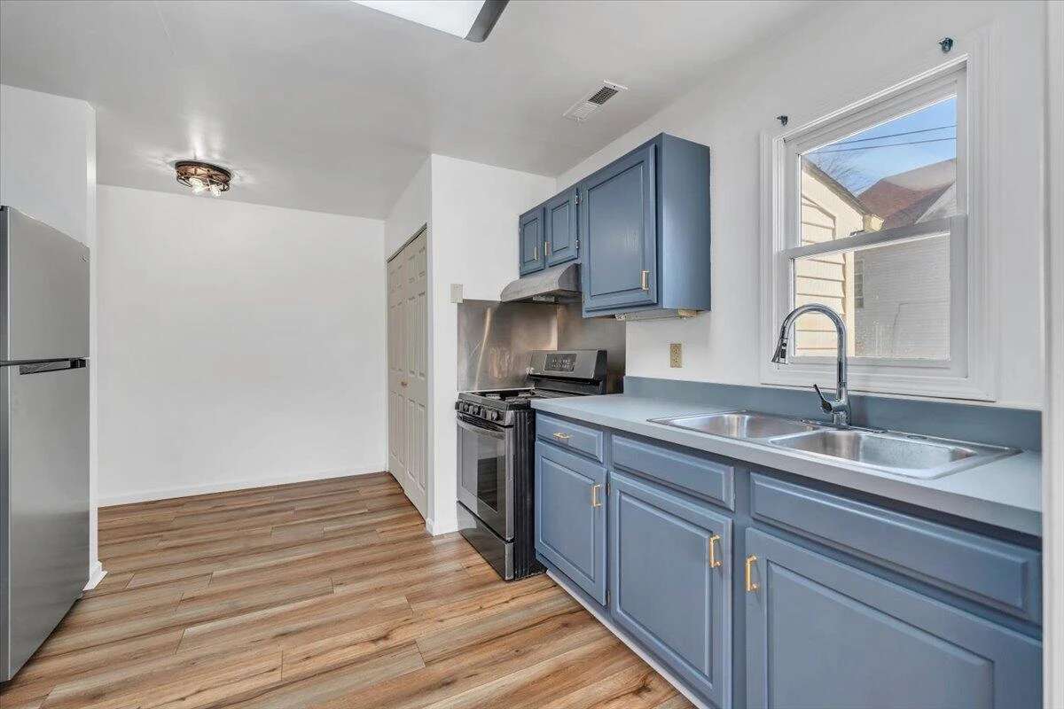915 Loudon AVE NW - Photo 14