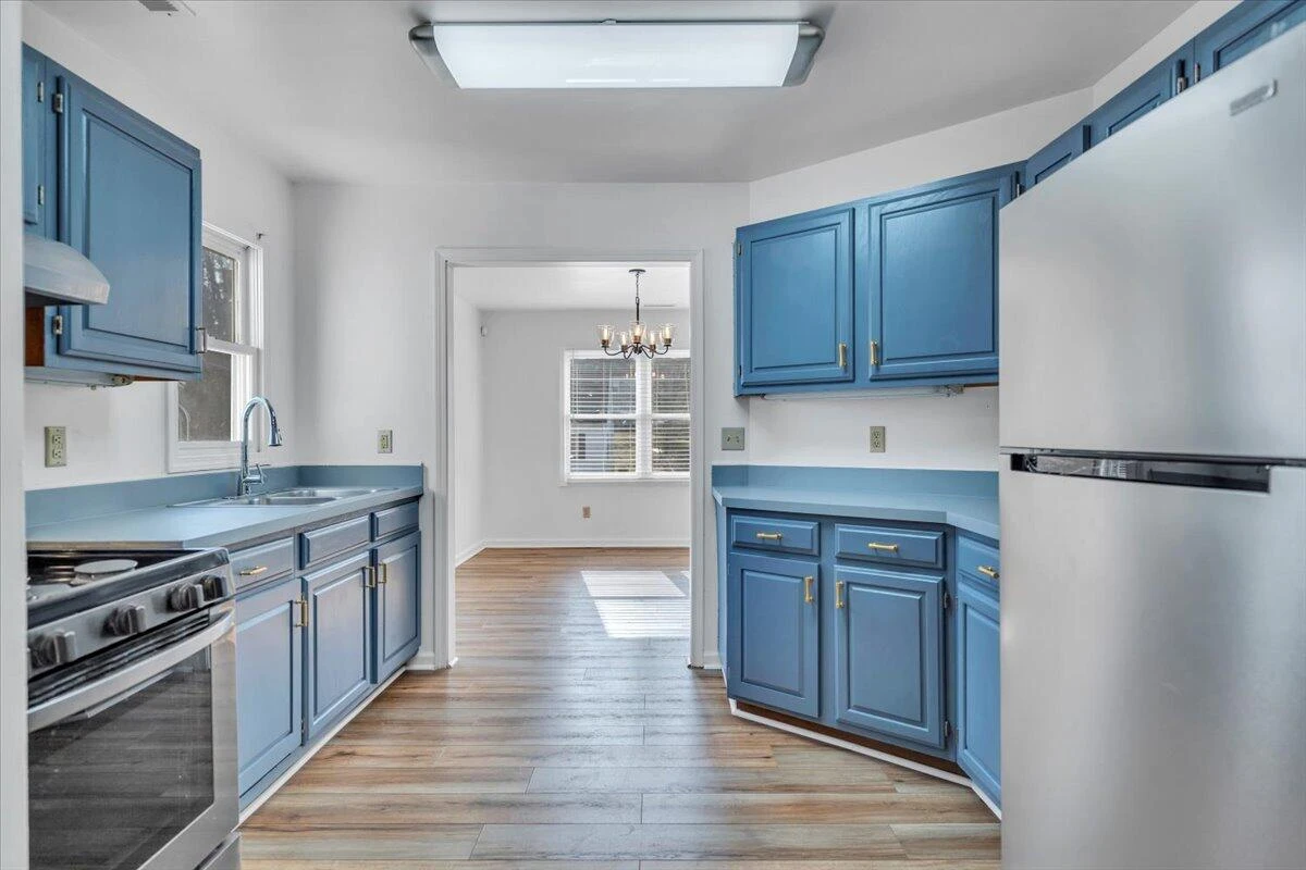 915 Loudon AVE NW - Photo 17