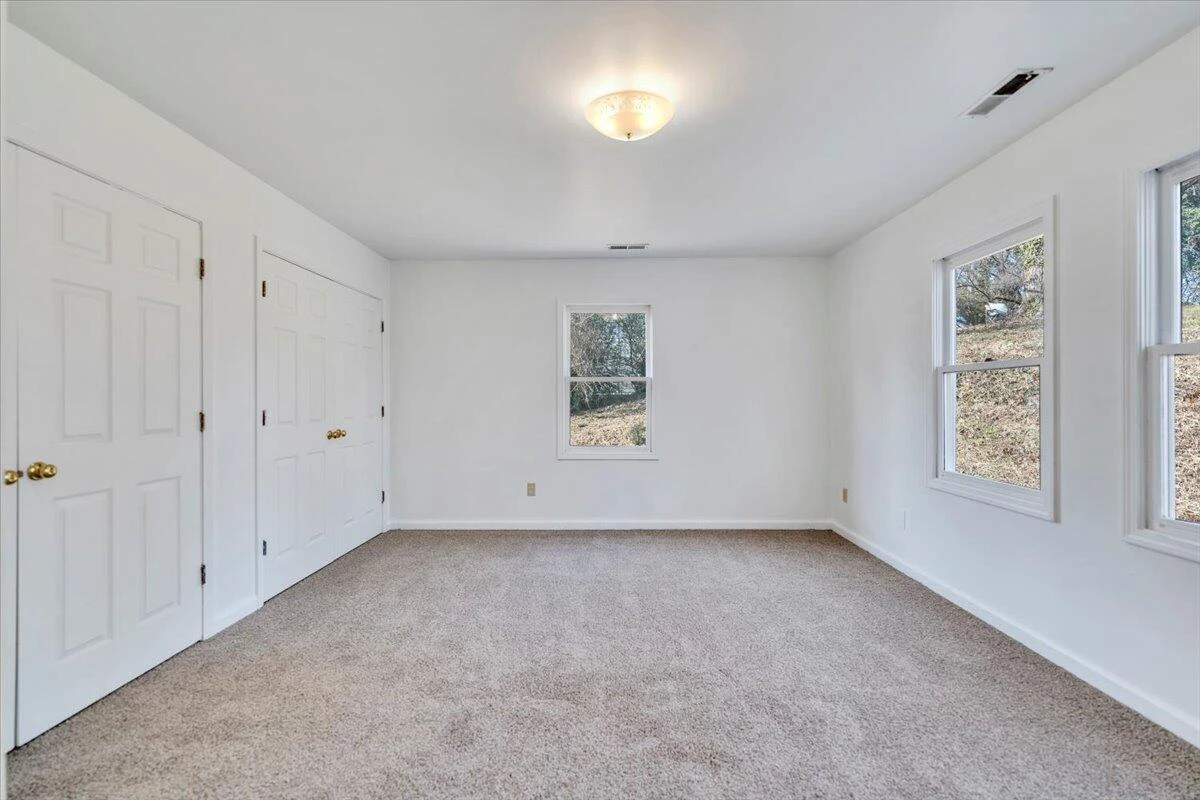 915 Loudon AVE NW - Photo 19