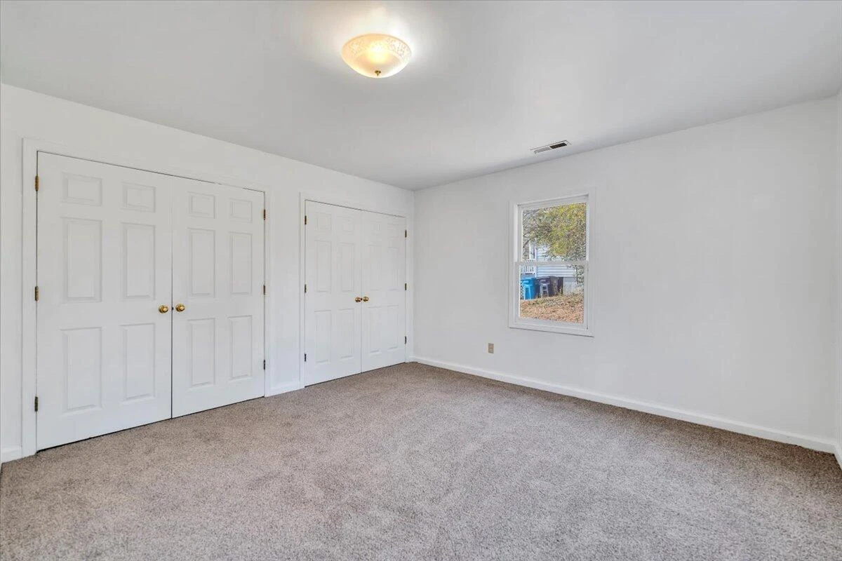 915 Loudon AVE NW - Photo 20