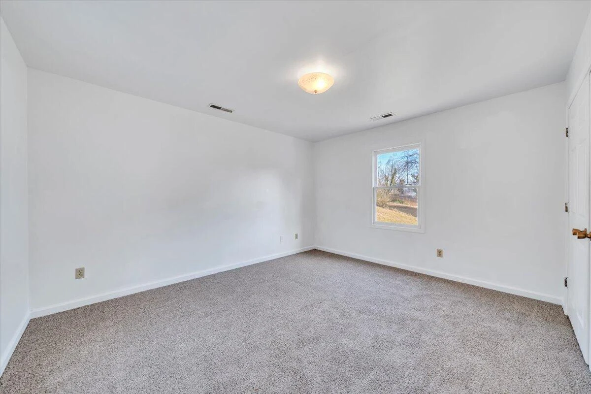 915 Loudon AVE NW - Photo 23
