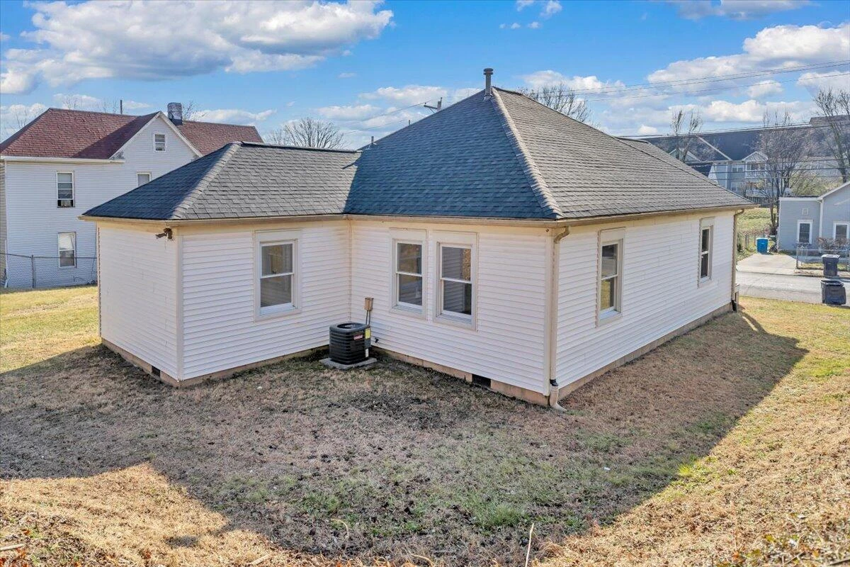 915 Loudon AVE NW - Photo 30