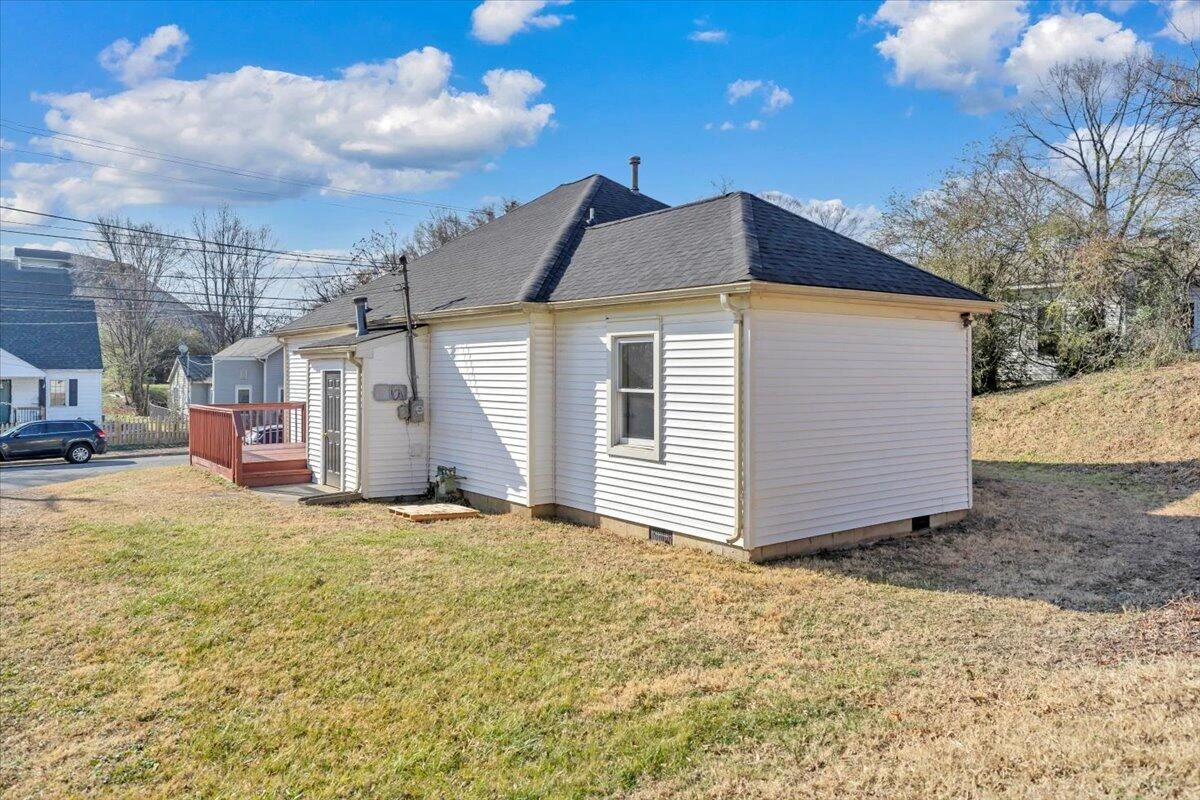 915 Loudon AVE NW - Photo 34