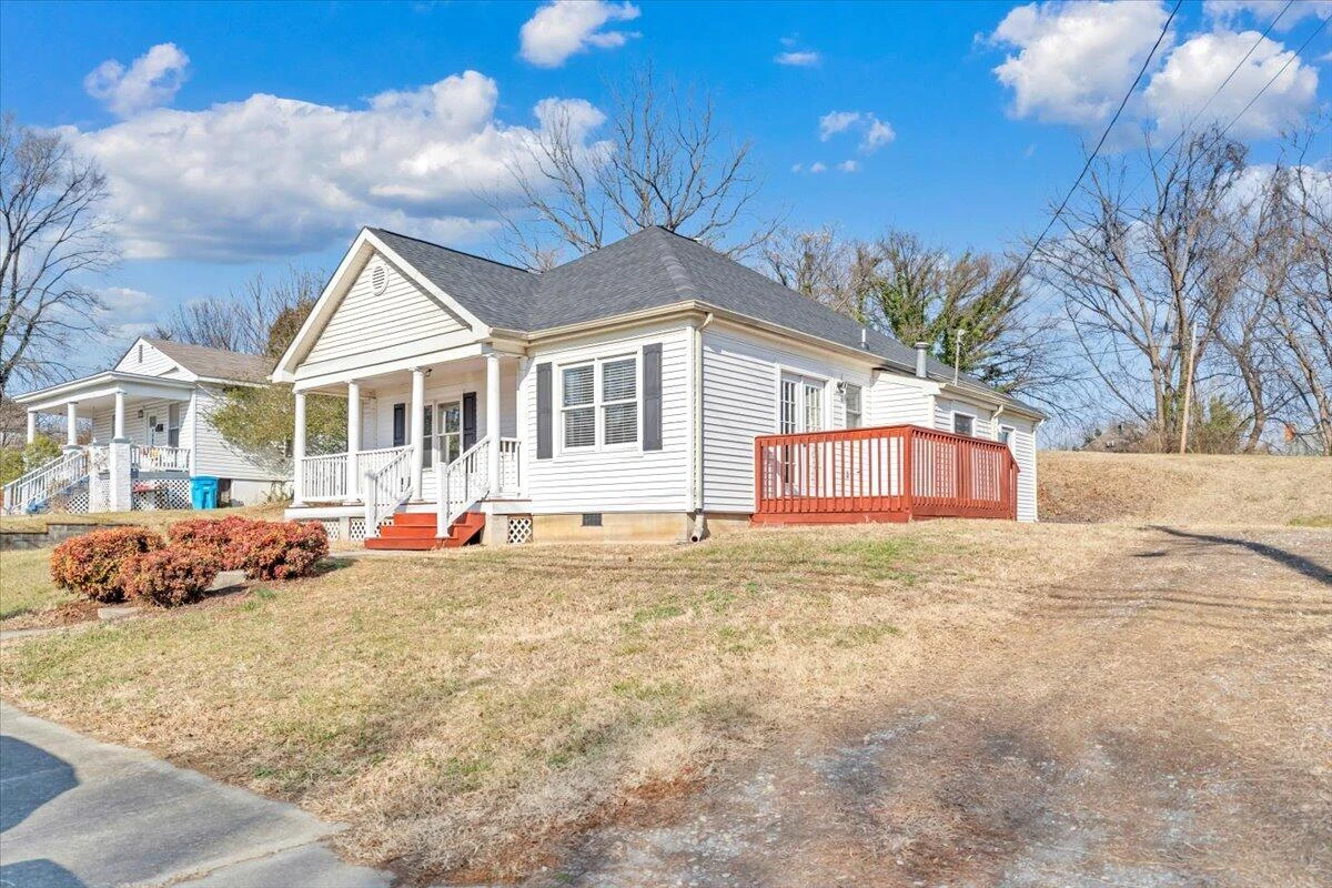 915 Loudon AVE NW - Photo 38
