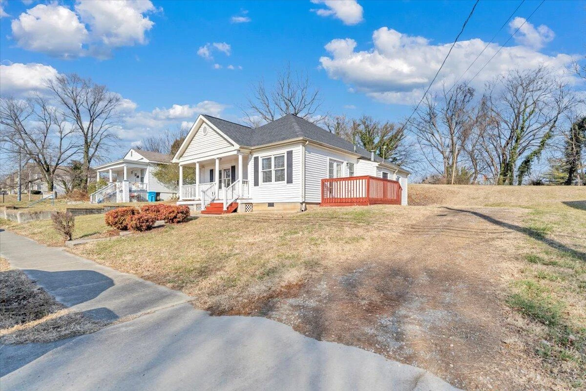 915 Loudon AVE NW - Photo 39