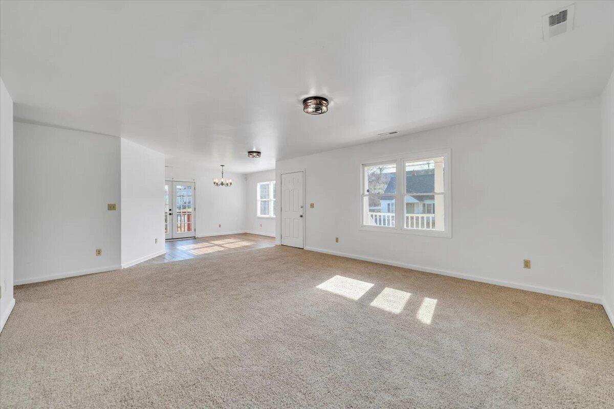 915 Loudon AVE NW - Photo 6