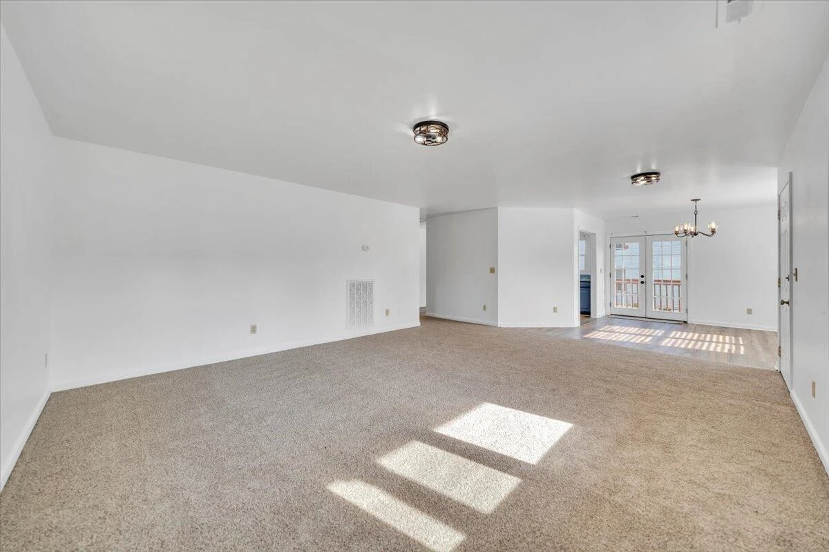 915 Loudon AVE NW - Photo 7