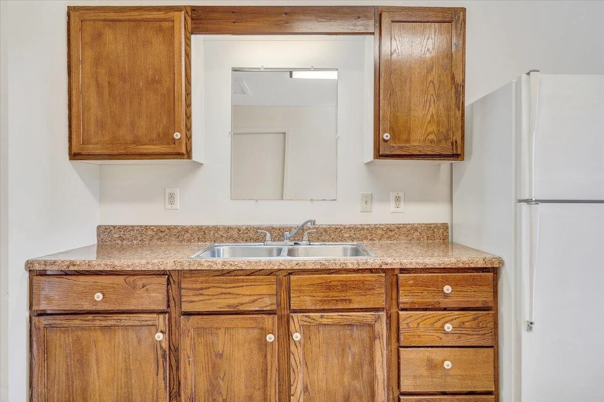 5549 Hollins RD - Photo 18