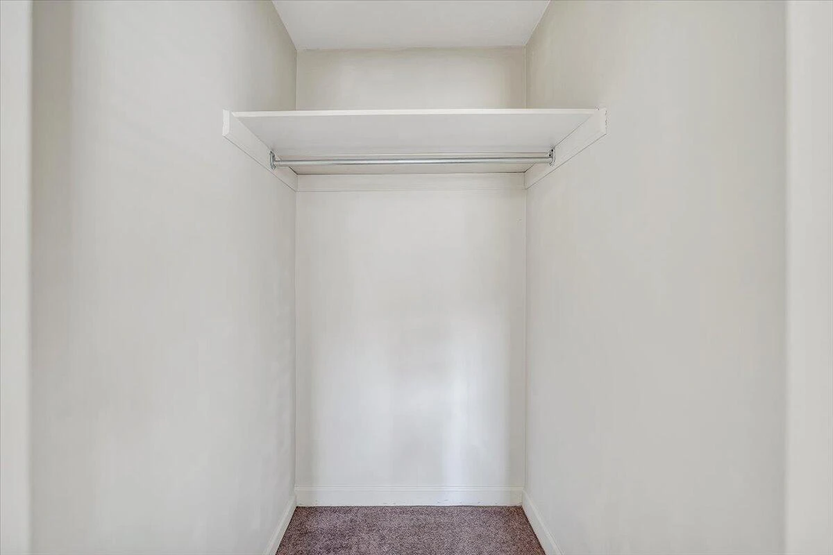 5549 Hollins RD - Photo 26