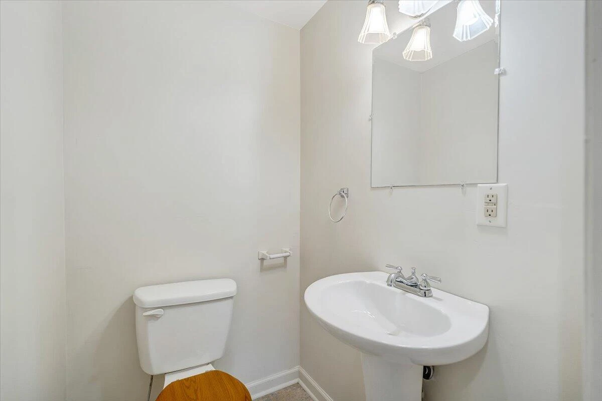 5549 Hollins RD - Photo 30