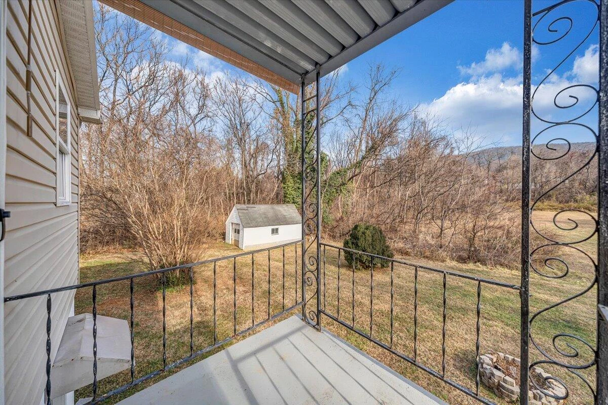 5549 Hollins RD - Photo 32