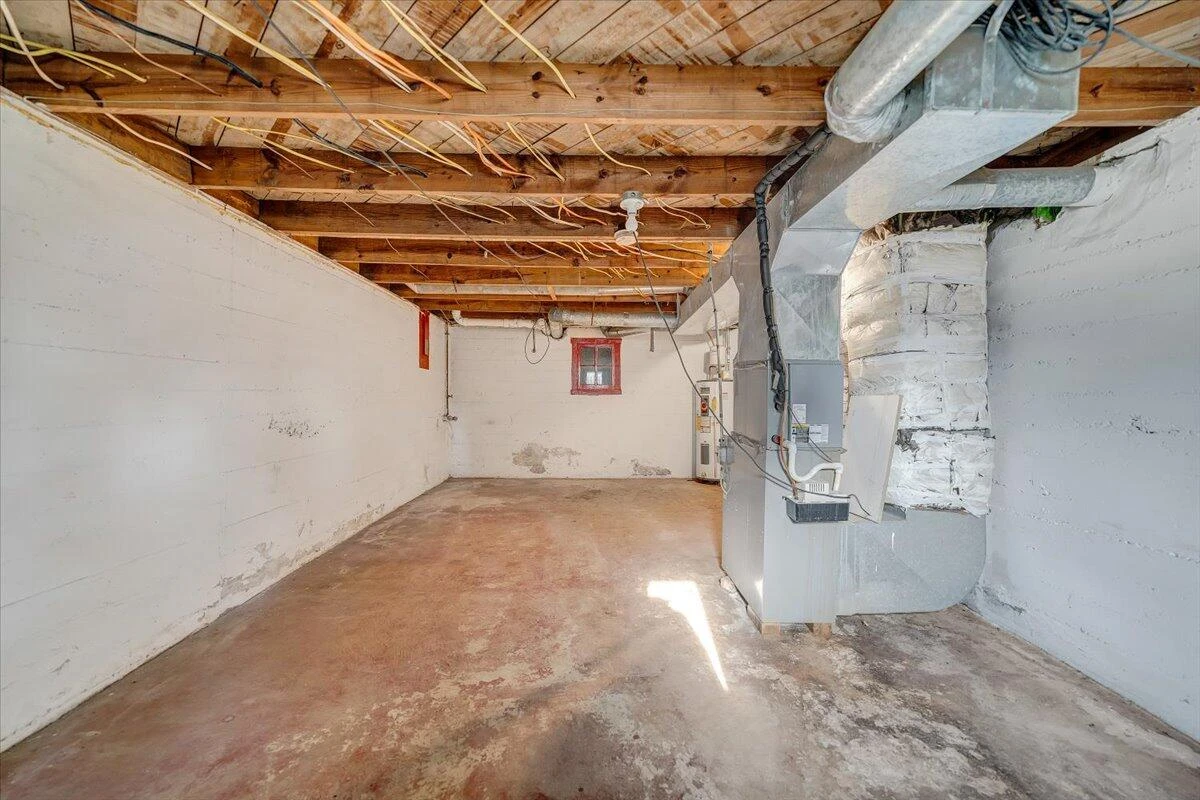 5549 Hollins RD - Photo 37