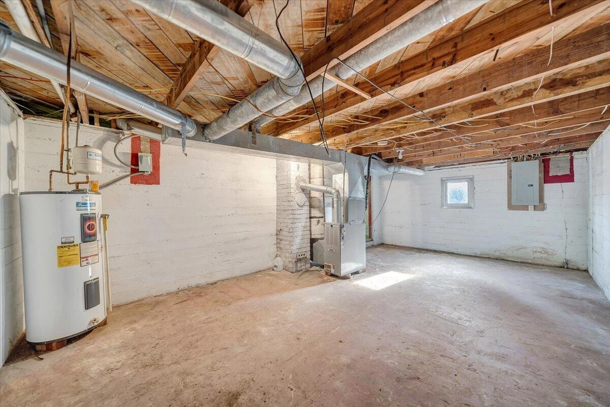 5549 Hollins RD - Photo 38