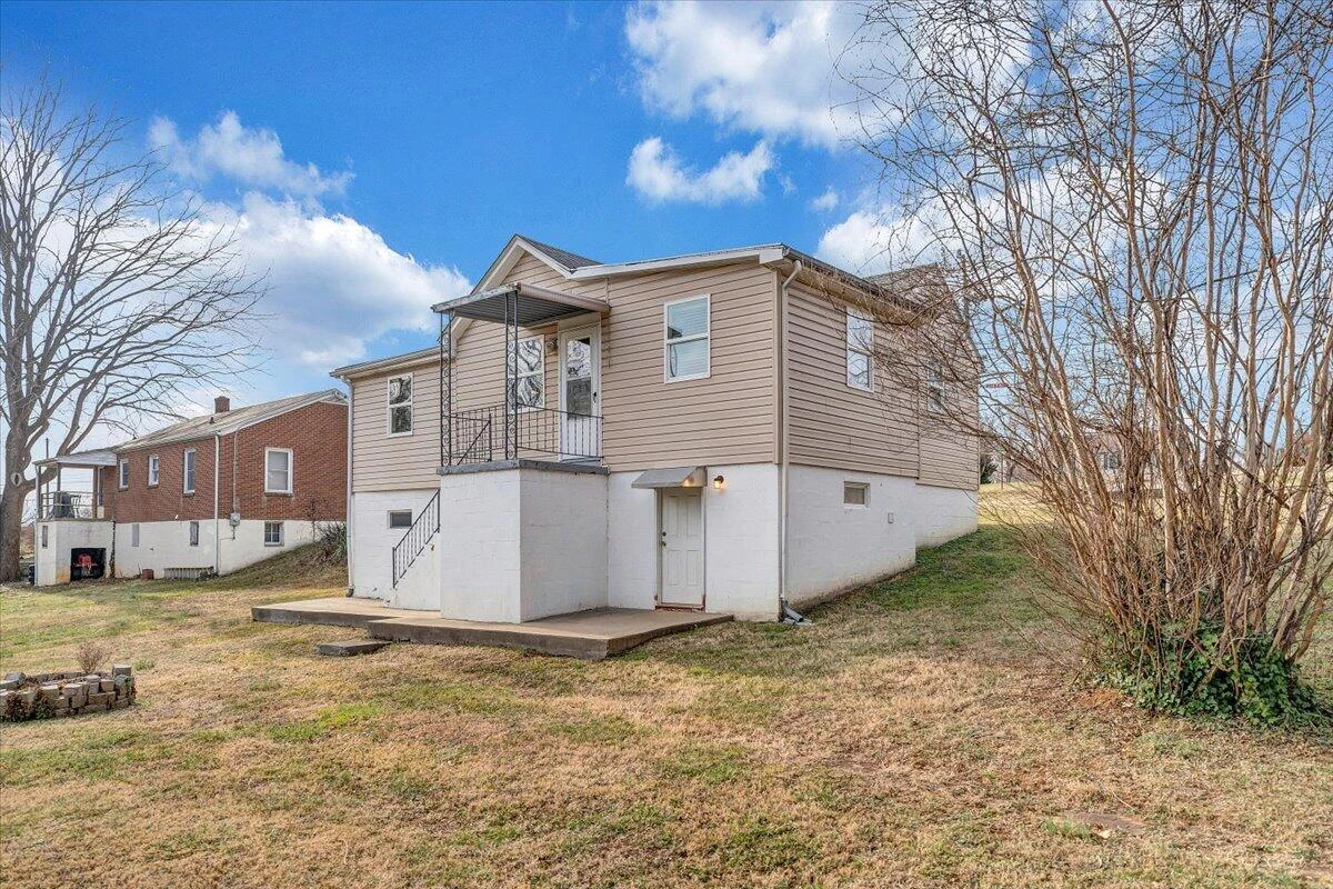 5549 Hollins RD - Photo 39
