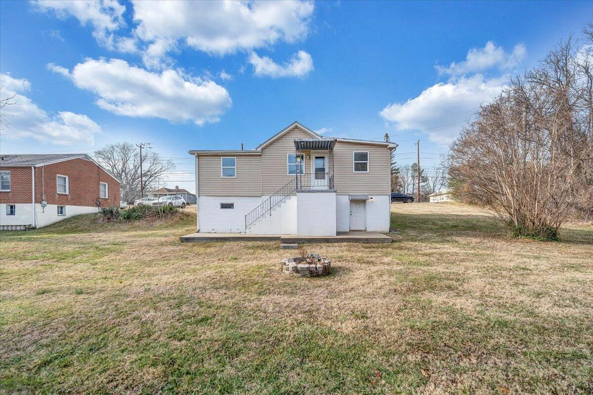 5549 Hollins RD - Photo 42