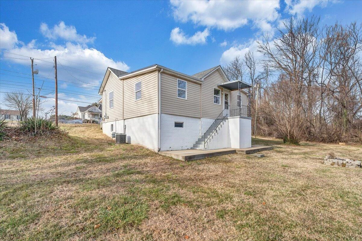 5549 Hollins RD - Photo 44