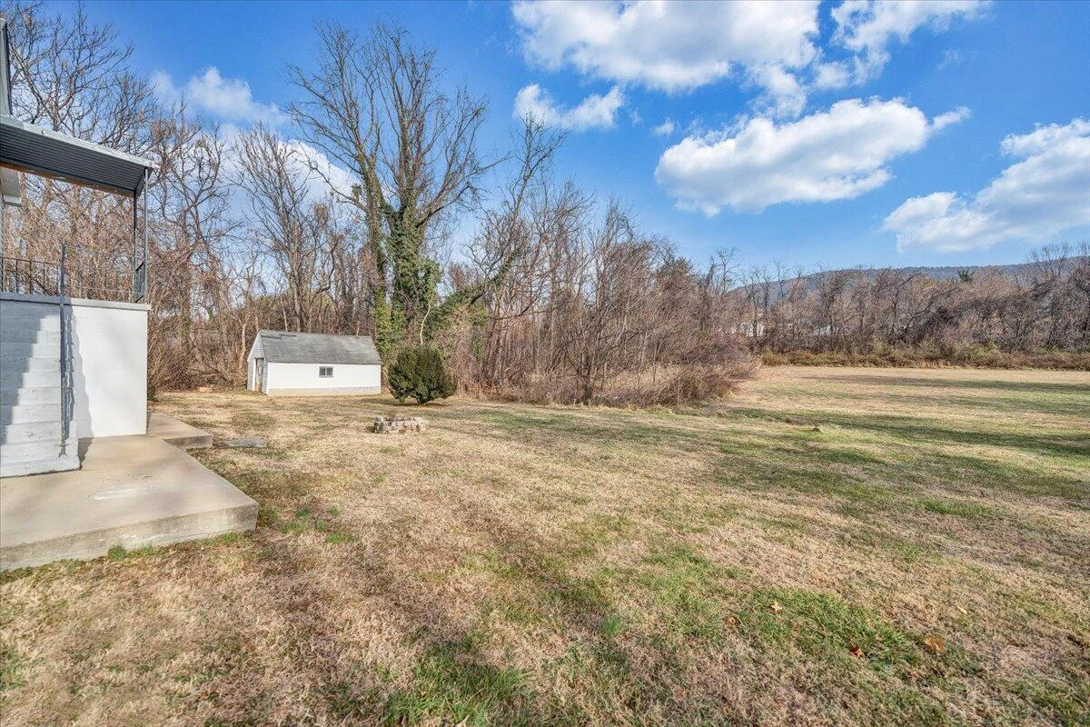 5549 Hollins RD - Photo 45