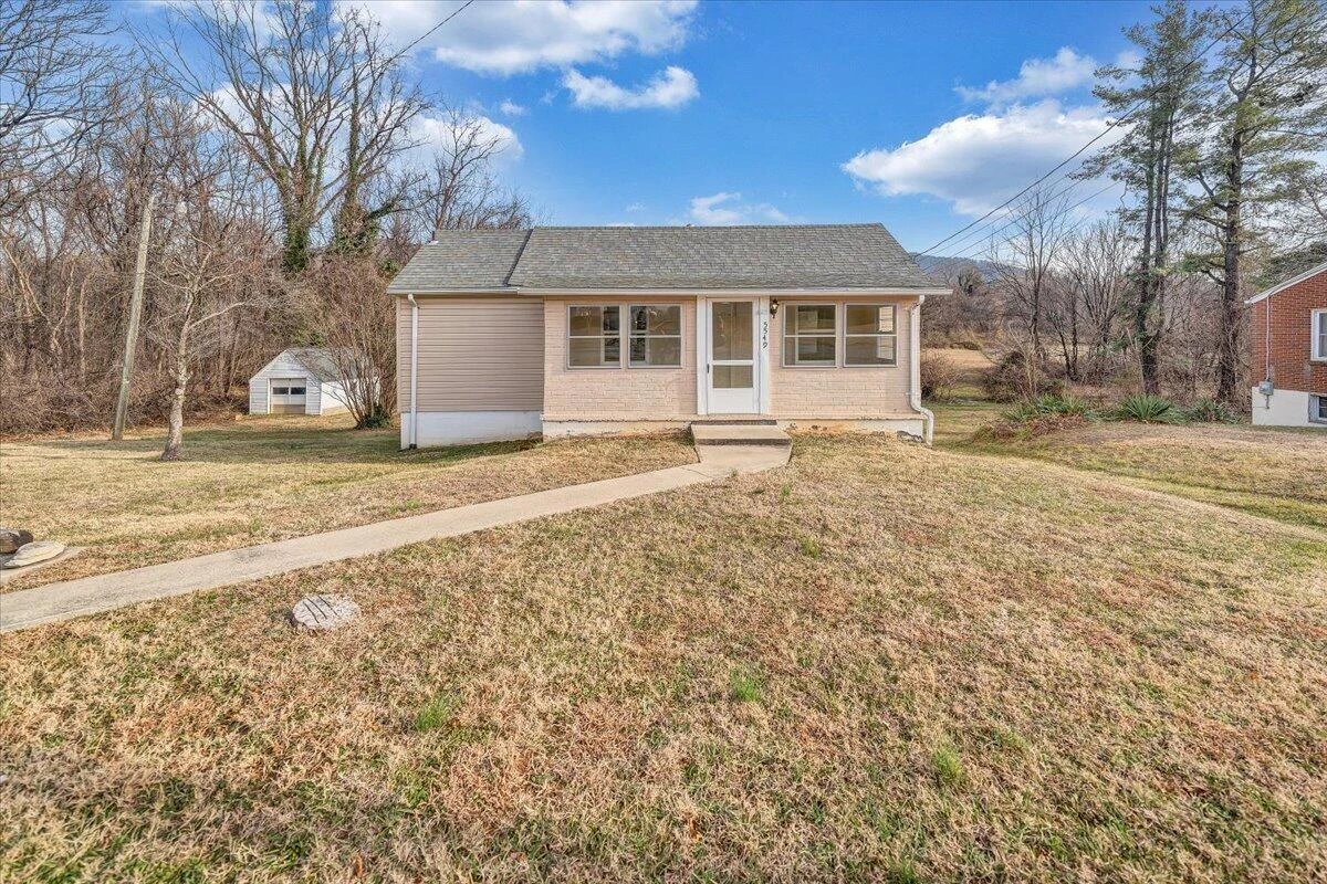 5549 Hollins RD - Photo 50