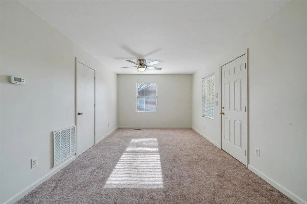 5549 Hollins RD - Photo 12