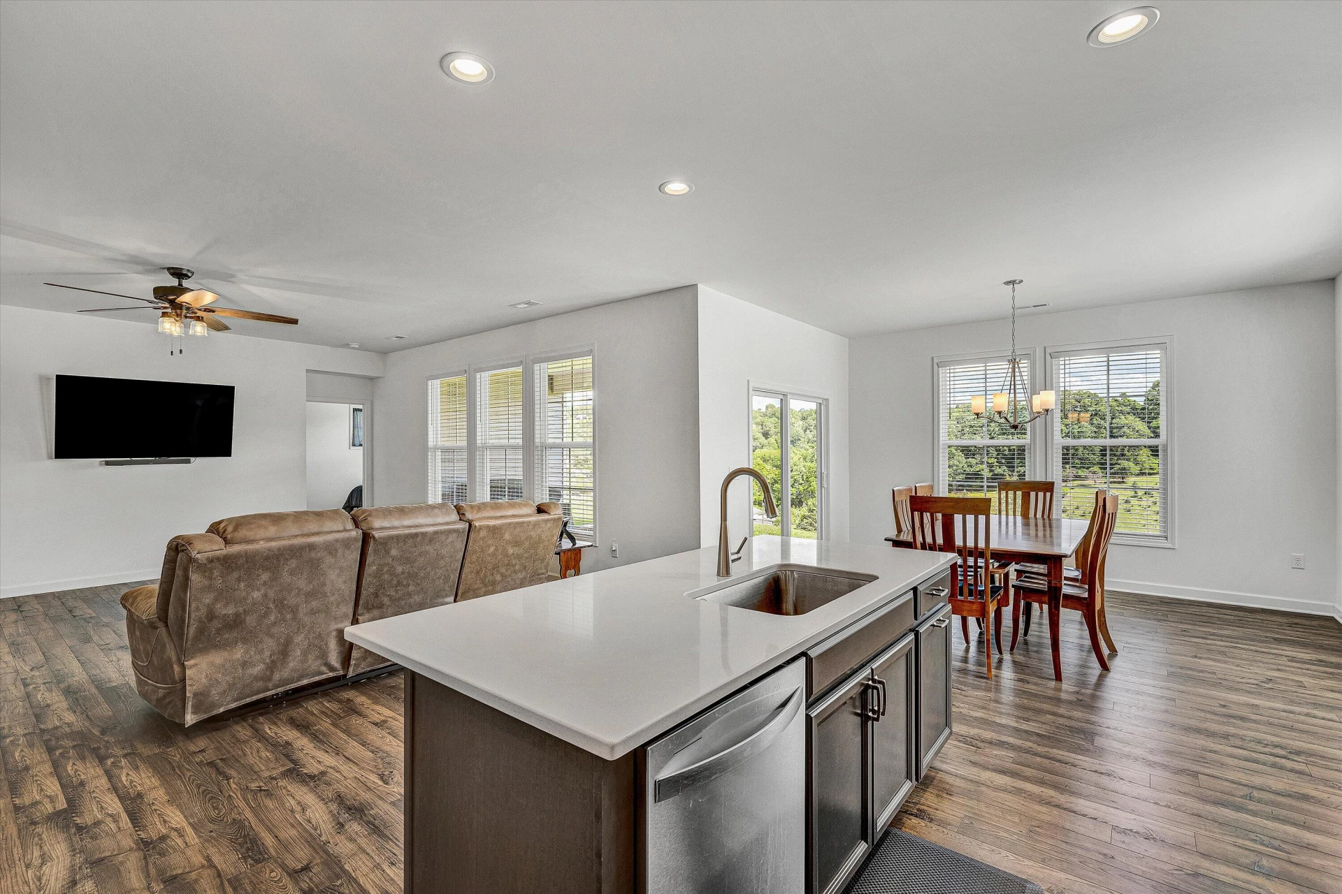 2145 Kings Walk DR - Photo 10